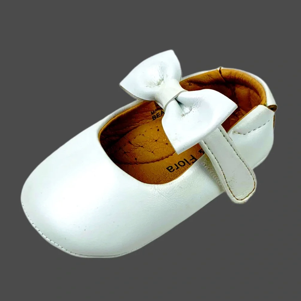Felix & Flora Infant White “ Bear Mall”Mary Janes Size 3.5 (130)